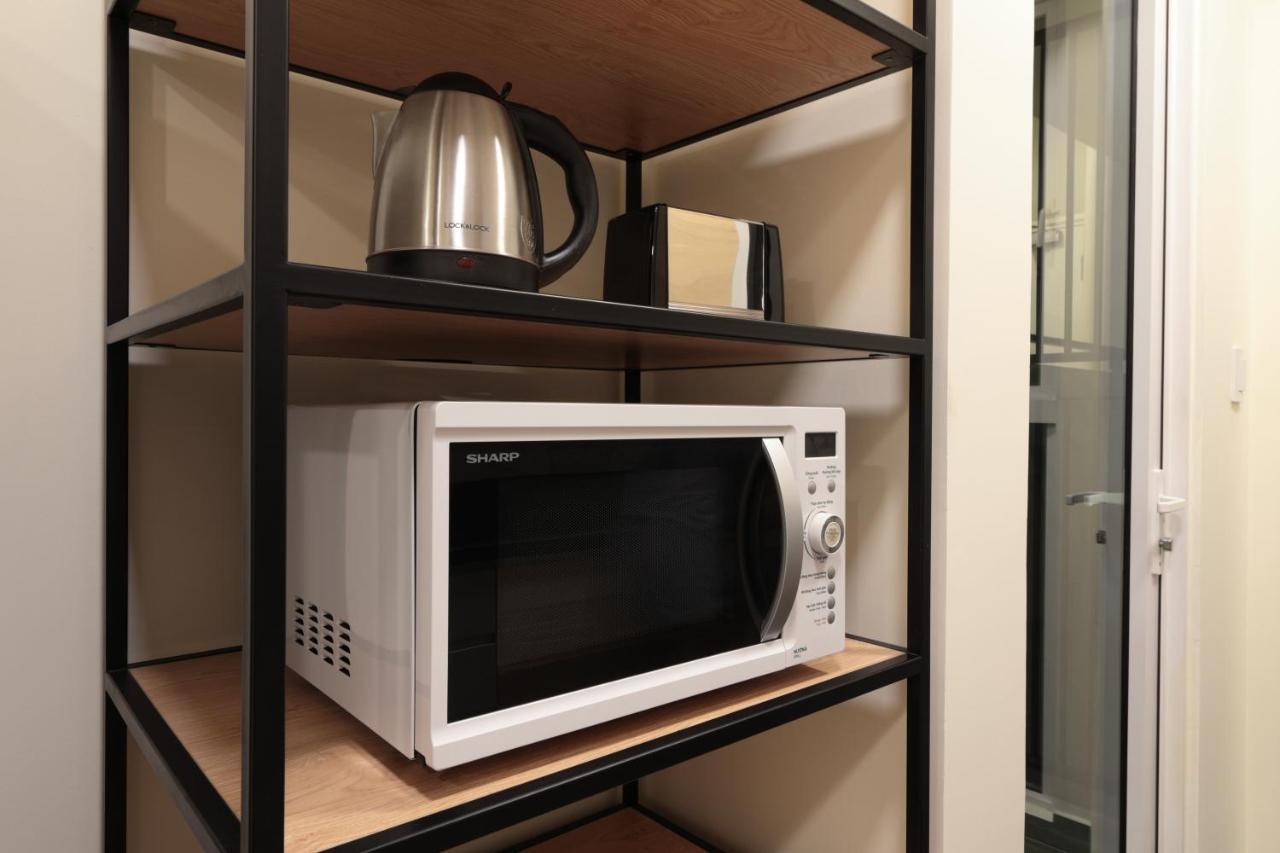 Deluxe With Balcony, Pool, Fitness And Yoga Apartment Ho Chi Minh City